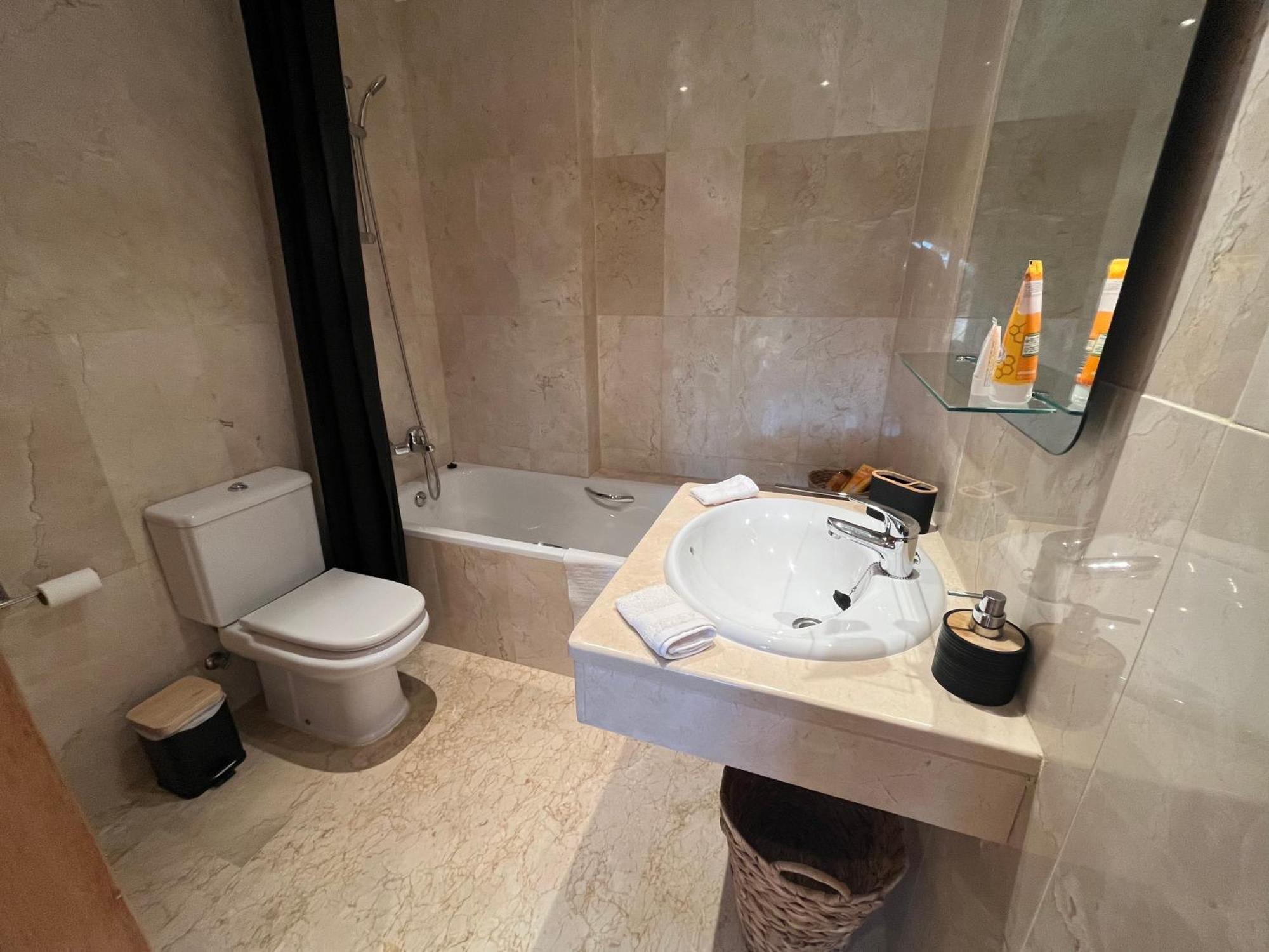 Apartment Nearby Beach And Old Town ฮาเวอา ภายนอก รูปภาพ